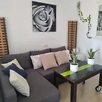 Ura *